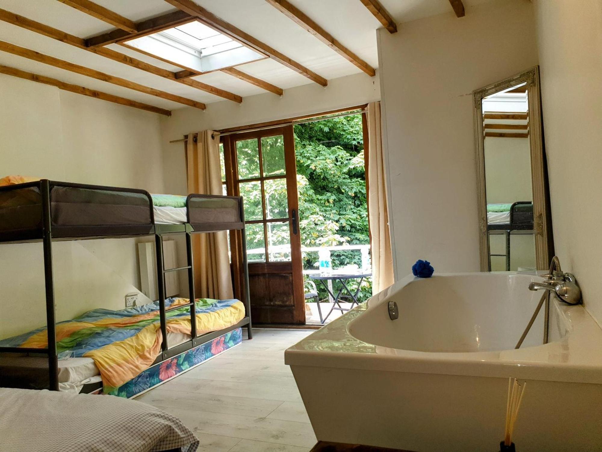 First And Last Youth Hostel دوفر المظهر الخارجي الصورة
